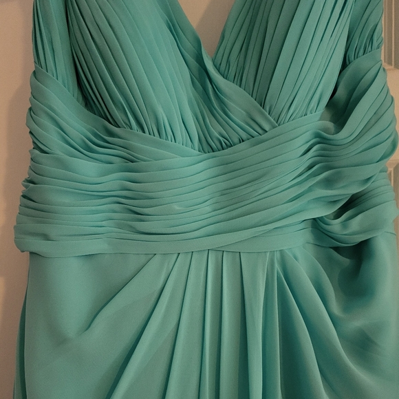 DaVinci Bridesmaid Dress - Picture 2 of 4